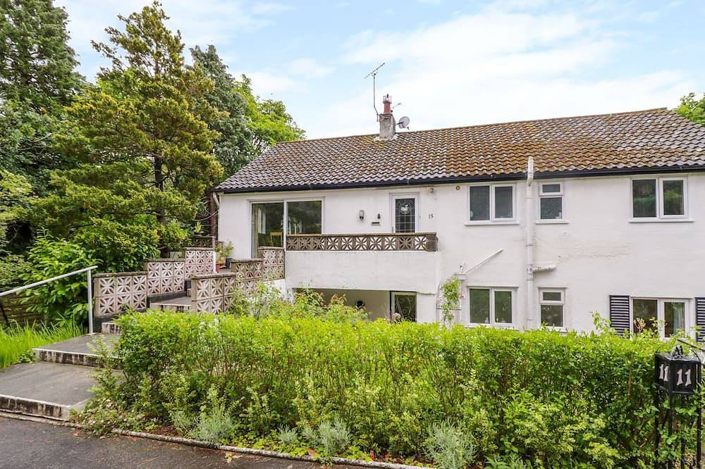Entire apartment, Tanglewood, family friendly, character holiday cottage in Rhos-On-Sea in Rhos on Sea, Conwy region