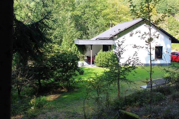 Ferienhaus für 4 Personen, mit Terrasse und Garten sowie Ausblick in Plettenberg - 3