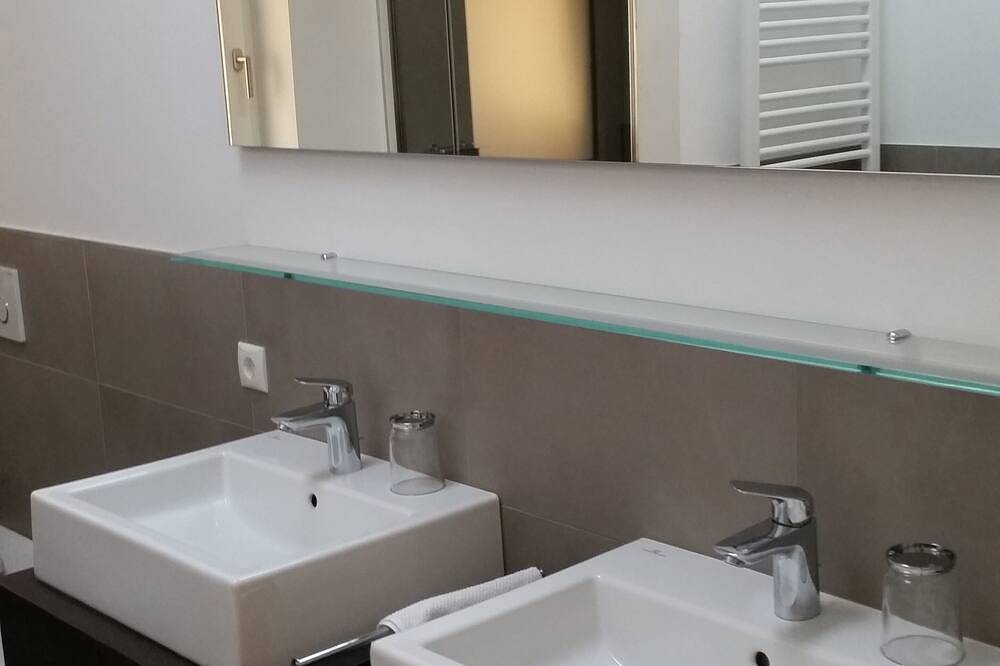 Ganze Wohnung, Traumhafte Dachgeschosswohnung mit herrlicher Aussicht und großem Balkon; Wlan in Tramin an der Weinstraße, Nonsberggruppe