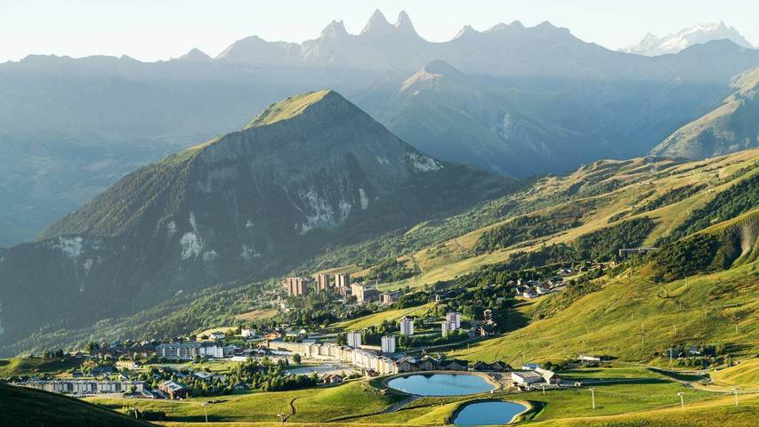 Appartamento intero, Appartamento 'Sabot De Vénus' con vista montagne, giardino in comune e Wi-Fi in La Toussuire, Fontcouverte-la-Toussuire