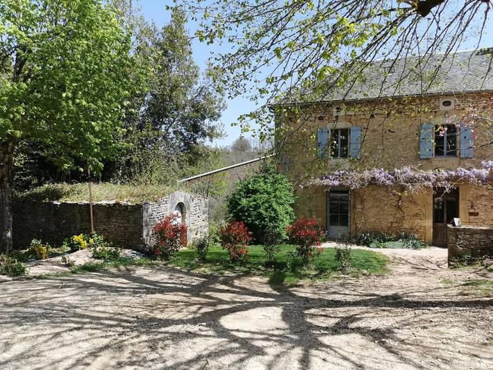 Location de vacances pour 8 personnes, avec vue ainsi que jardin et piscine à Paulin - 2