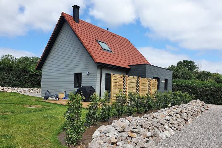 Location de vacances pour 6 personnes, avec jardin à Carly