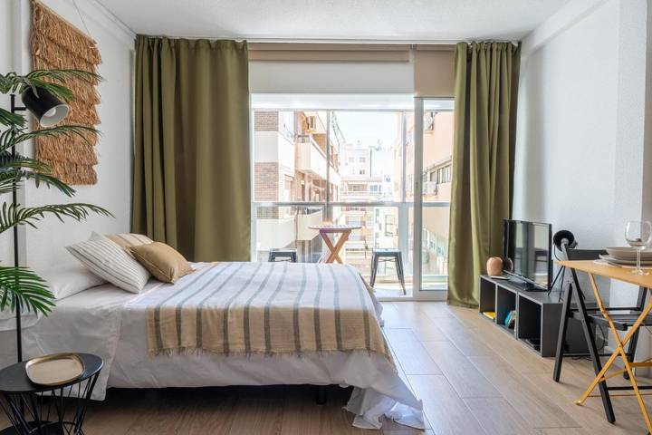 Loft voor 2 personen, met uitzicht en terras in Alicante
