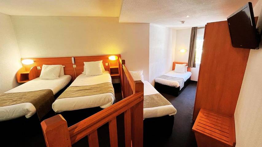 Hôtel pour 2 personnes dans Grotte de Massabielle - 2