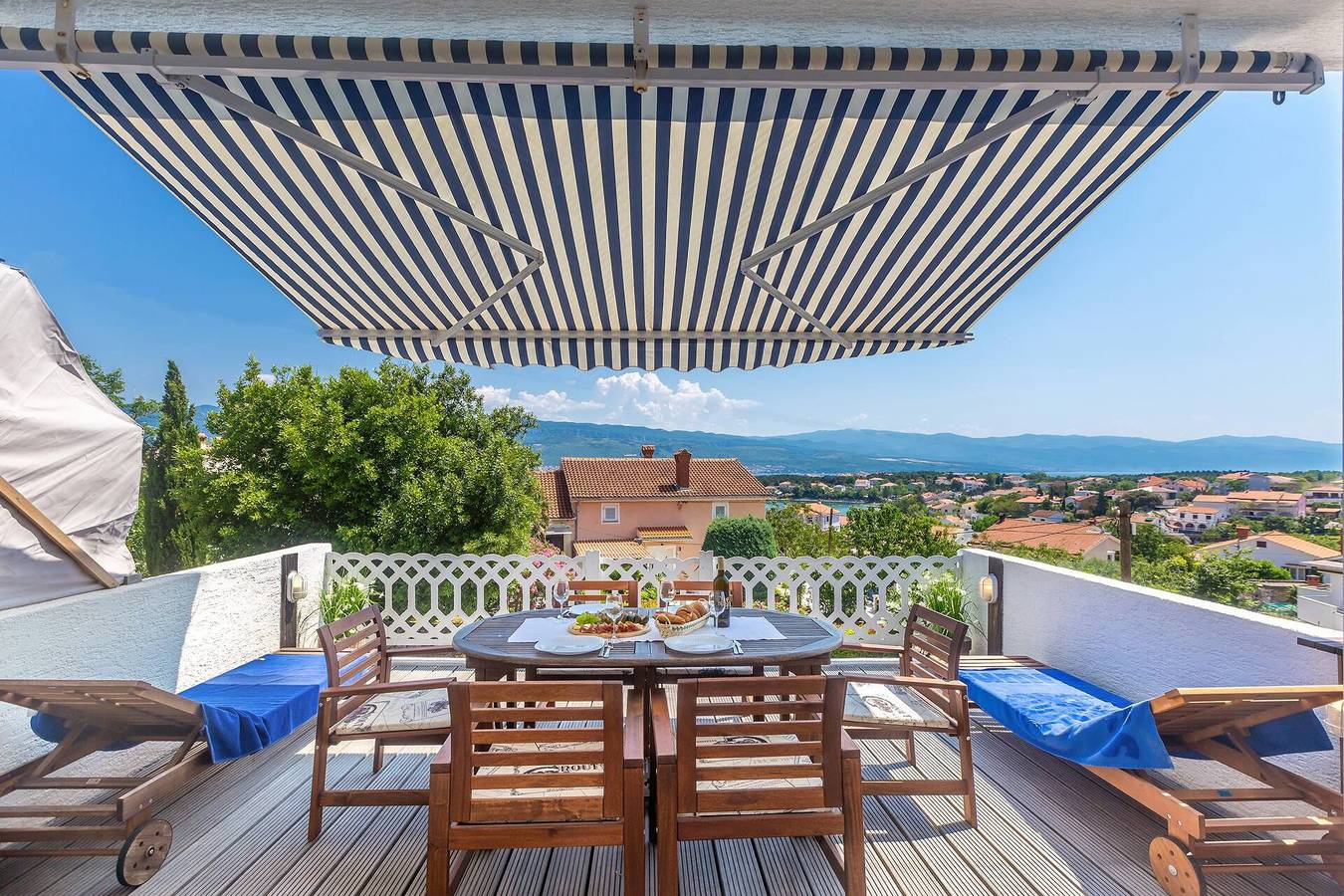 Appartement entier, Apartment Presker - sea view, modern, 280 m from sea, private terrace, Bbq in Silo (Krk), Krk