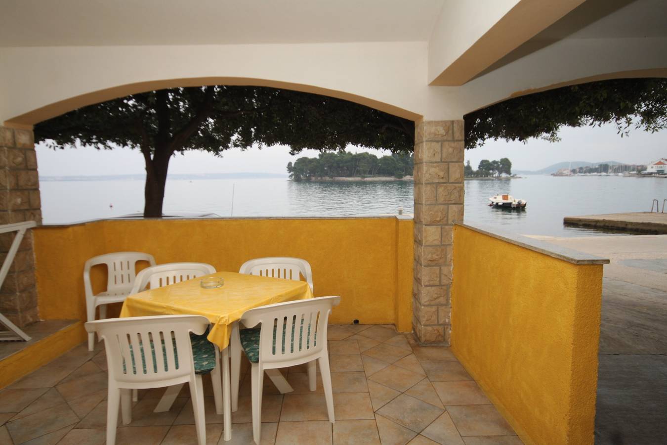 Ganze Wohnung, 1-Zimmer-Ferienwohnung am Strand Preko (Ugljan) -a in Plaža Jaz, Poljana