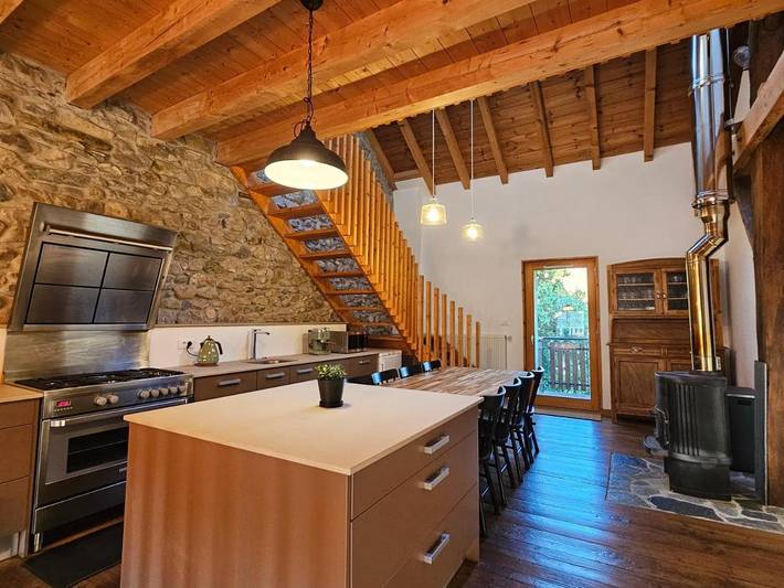 Location de vacances pour 8 personnes, avec Balcon et Terrasse ainsi que Jardin et Vue à Bons-en-Chablais