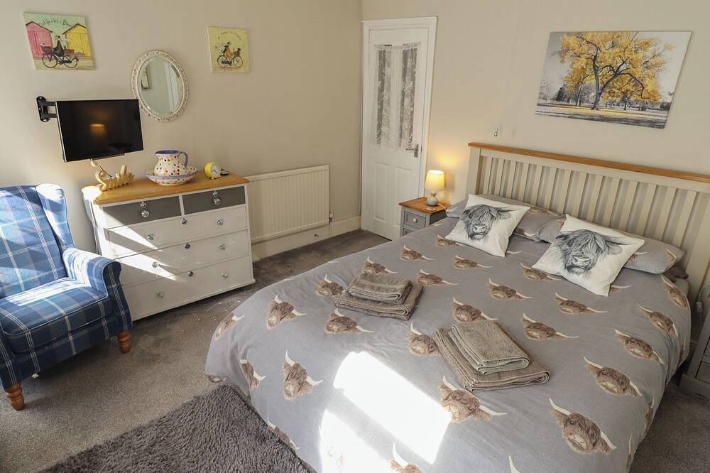 Pankhurst Cottage, pet friendly, with a garden in Louth in Louth, Lincolnshire