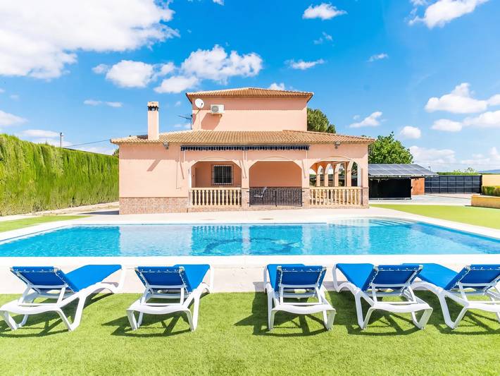 Chalet para 6 personas, con jardín en Antequera