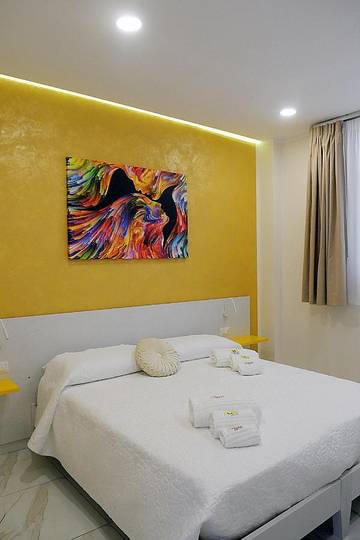 Chambre d’hôte pour 4 personnes, avec balcon et vue, animaux acceptés à Cefalù