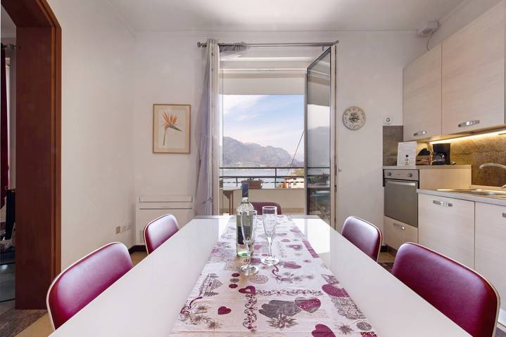 Ferienwohnung 'Signorino Lake View' – 3 Sz, 2 Bäder, Parkplatz, Seeblick, Wlan, Klimaanlage in Lezzeno, Comer See