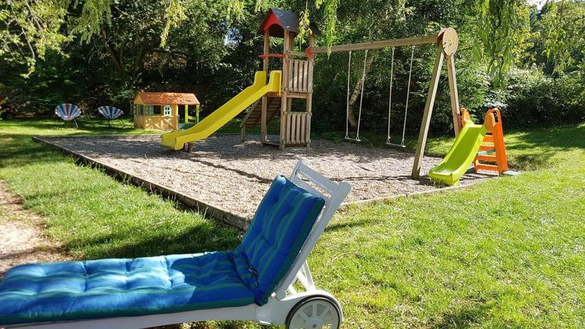 Hôtel pour 2 personnes, avec sauna et jacuzzi ainsi que piscine et jardin, animaux acceptés à Tence - 2