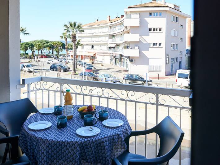 Gîte pour 4 personnes, avec terrasse dans Vieux Port (Saint-Raphaël)