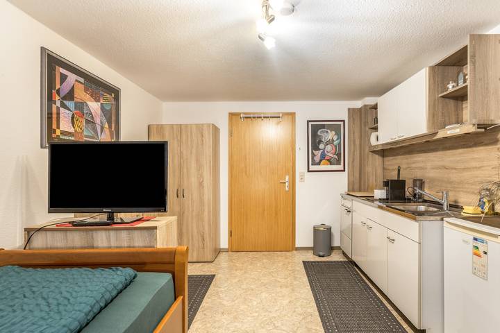 Ganzes Studio, '1 Zimmer - Apartment 1. Ug' mit Wlan in Stadt Hufingen, Hüfingen