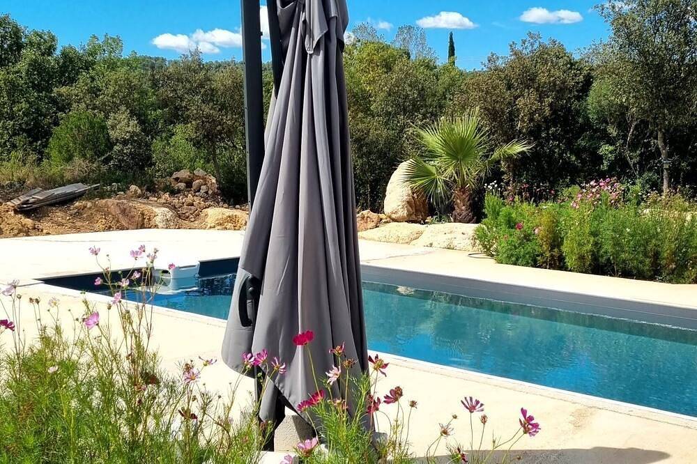 Large 3-bedroom single-storey villa with swimming pool in Camps-la-Source, Brignoles region