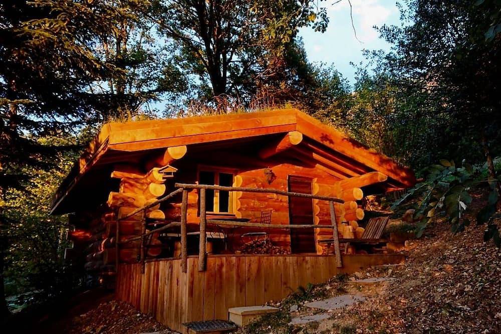 La cabaña de troncos de 13 árboles in Collonges-sous-Salève, Región de Saint-Julien-en-Genevois