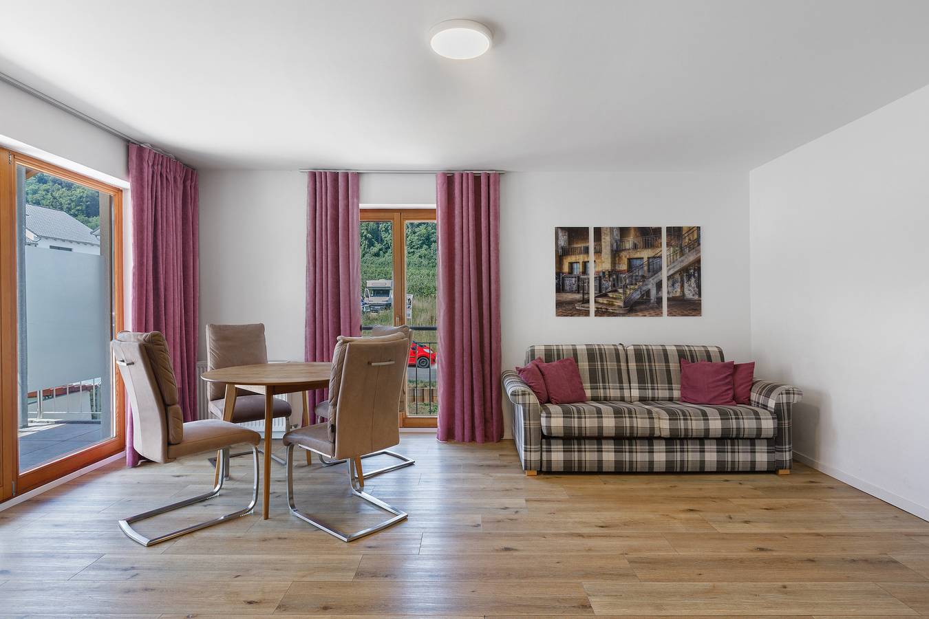 Ganze Wohnung, Apartment 'Bergblick' mit Bergblick, Balkon und Wlan in Radolfzell am Bodensee, Landkreis Konstanz