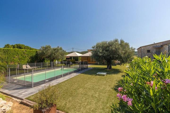 Casa rural para 9 personas, con jardín además de vistas y piscina, Se admiten mascotas en San Gregorio
