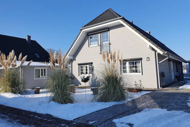 Ferienwohnung für 4 Personen, mit Terrasse und Garten in Wankendorf
