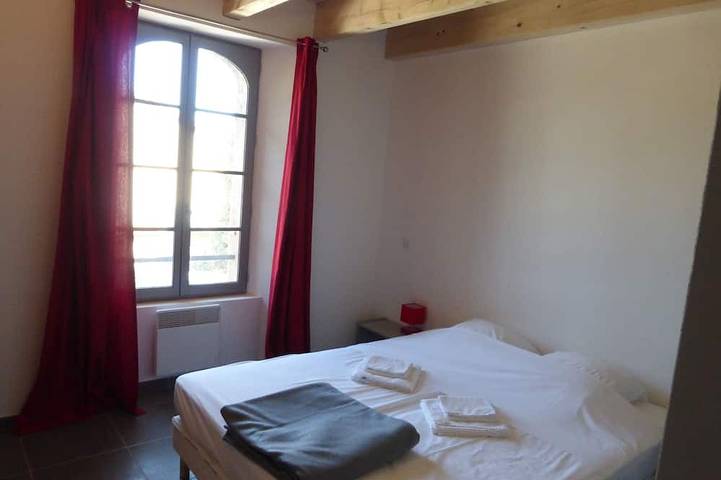 Schöne Villa in renovierten Landhaus in den Weinbergen in 5 ‚von St. Tropez in Gassin, Mittelmeerküste (Frankreich)