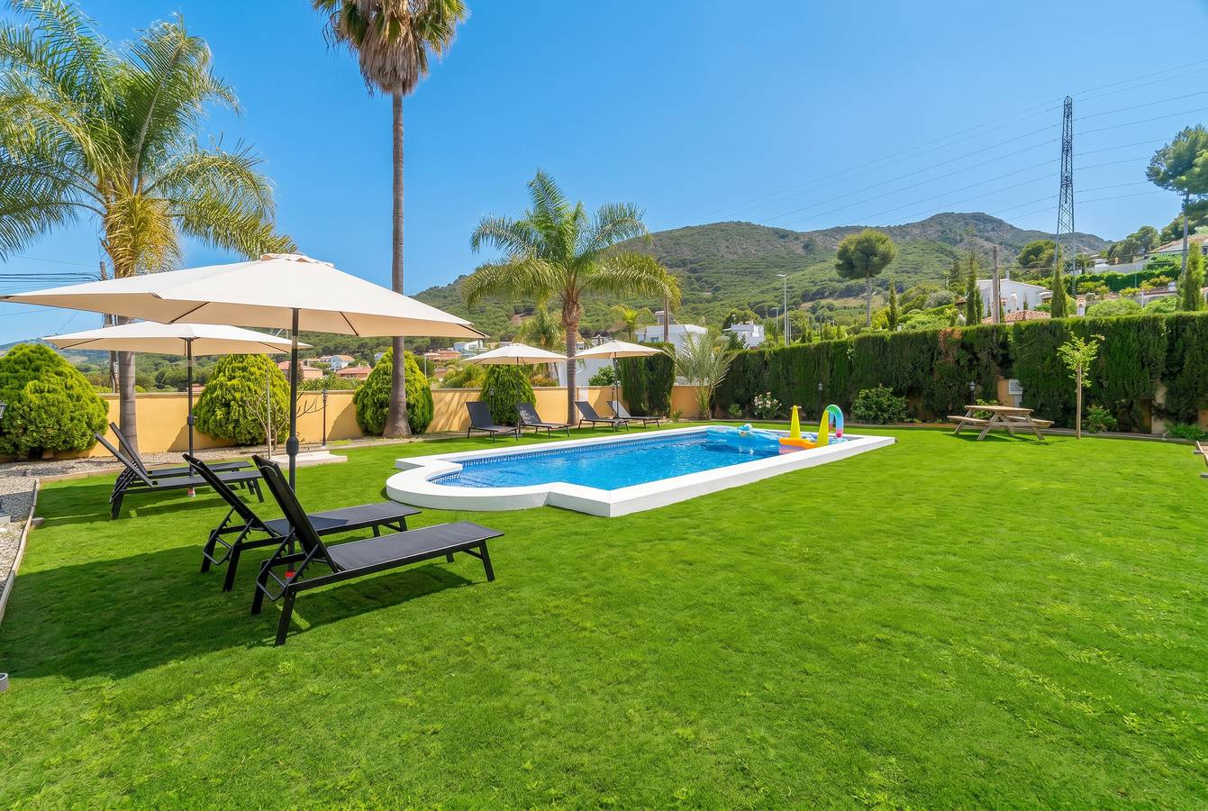 Cubo's Sun Bliss House & Pool in Pinos de Alhaurín, Alhaurín de la Torre