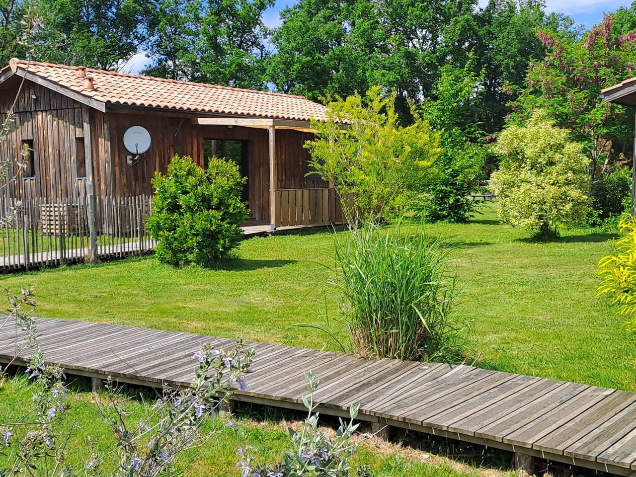 Gîte de vacances les "Tchanquées" au Domaine de Sophie in Salles, Région d'Arcachon