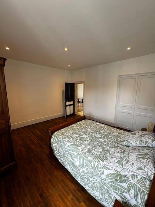 Appartement entier, Two-Bedroom Apartment in Châtillon-sur-Seine, Région de Montbard