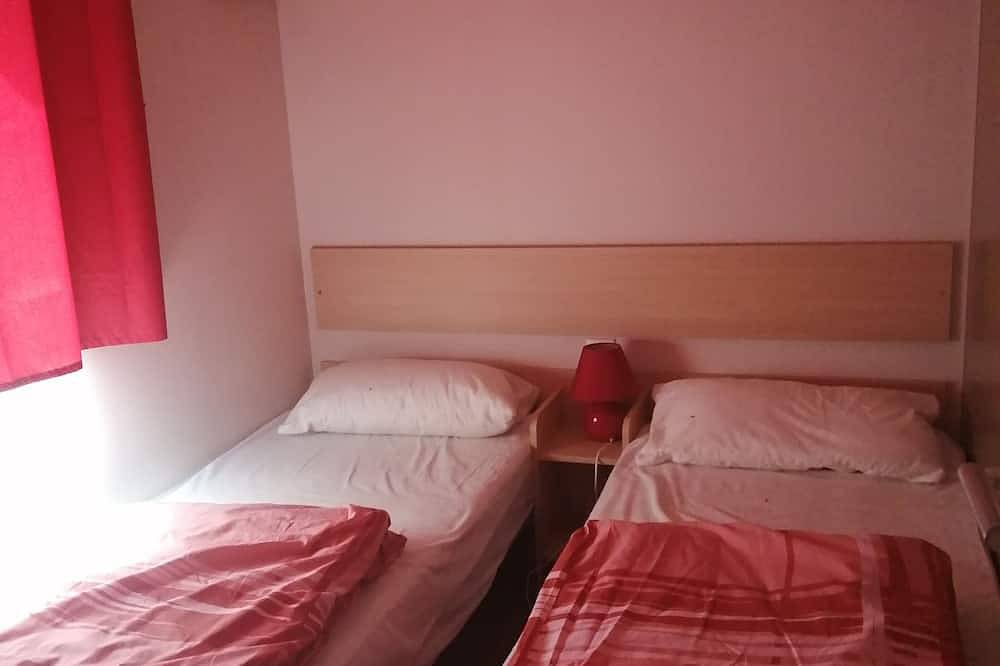 Agréable Chalet Mobil-home au Pied des Pistes Calme Arboré St Leger les Mélèzes in Saint-Léger-les-Mélèzes, Écrins National Park