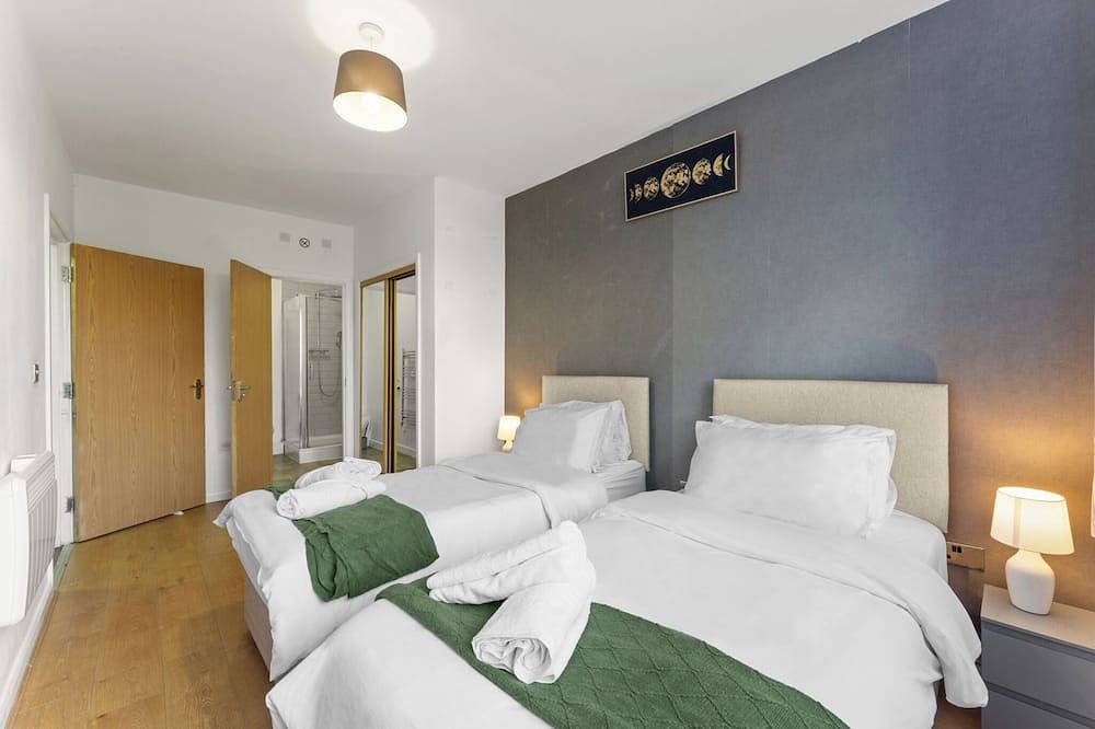 Apartamento entero, Spacious 2 Bedroom 2 Bath In Watford Central • Free Parking • Sleeps 6 in Watford, Hertfordshire