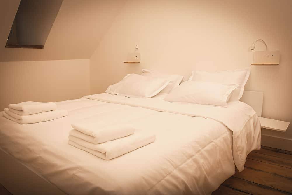 Apartamento entero, Magnificent Festive Loft in Saint-Pourçain-sur-Sioule, Allier (desambiguación)
