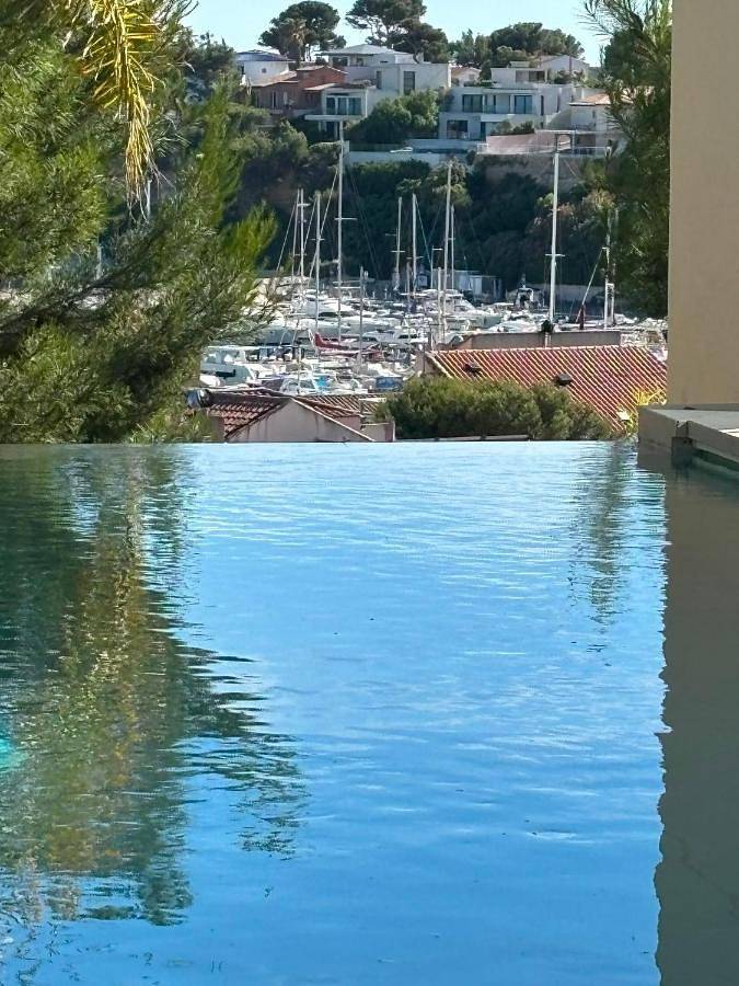 Carry Luxury Retreat Sea & Port View Room in Carry-le-Rouet, Côte méditerranéenne (France)