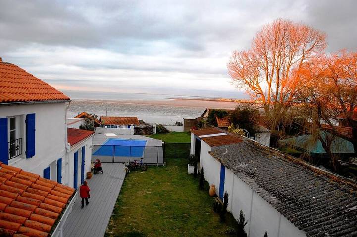 Location de vacances pour 14 personnes, avec jardin et terrasse, animaux acceptés à Bourcefranc-le-Chapus