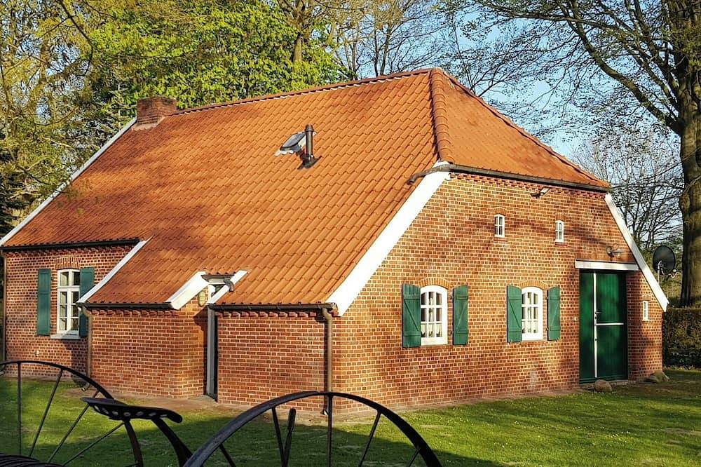 Ostfriesisches Moorhaus an der Fehnroute in Wiesmoor, Landkreis Aurich