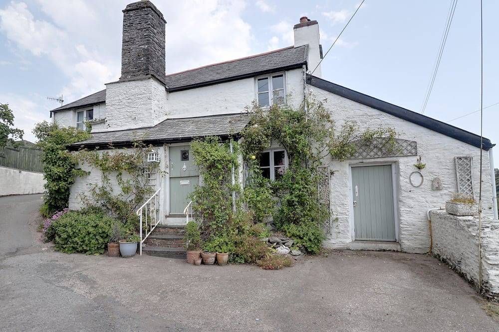 Cottage w Views/Hot Tub + Pet Friendly in Ilfracombe, Devon