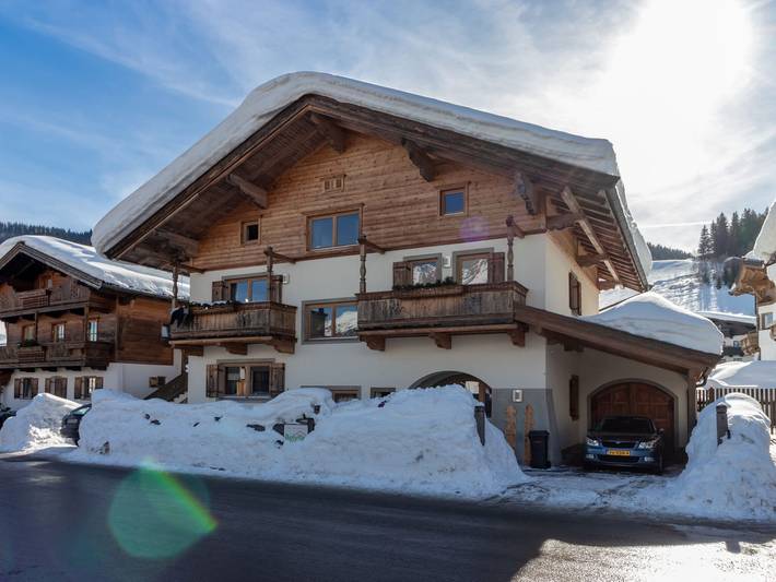 Chalet für 10 Personen, mit Balkon und Garten, kinderfreundlich in Ellmau