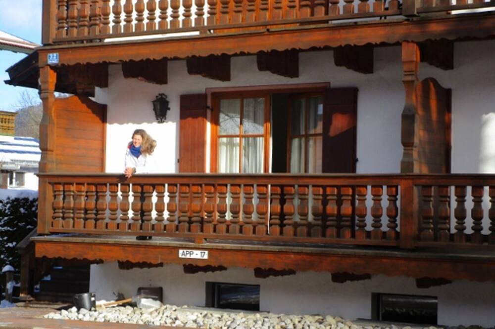 Entire apartment, 1-room holiday apartment -, Christina in Margaretenhaus in Bad Wiessee, Bavarian Alps