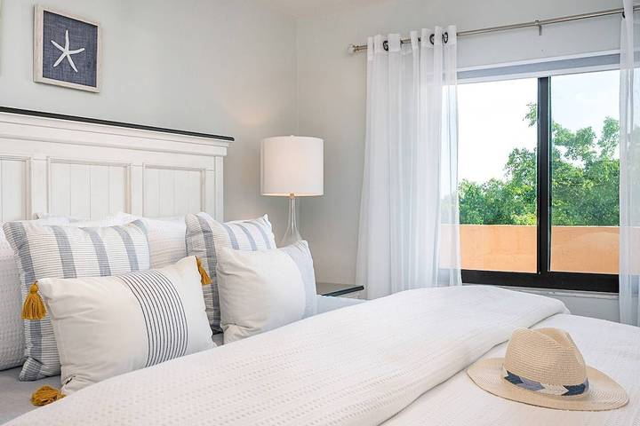 Ferienwohnung für 4 Personen, mit Pool und Balkon sowie Whirlpool - 1