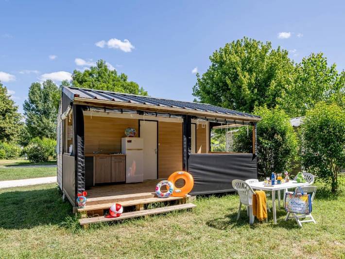 Mobil home pour 5 personnes, avec piscine ainsi que terrasse et bassin pour enfant à Souillac - 4