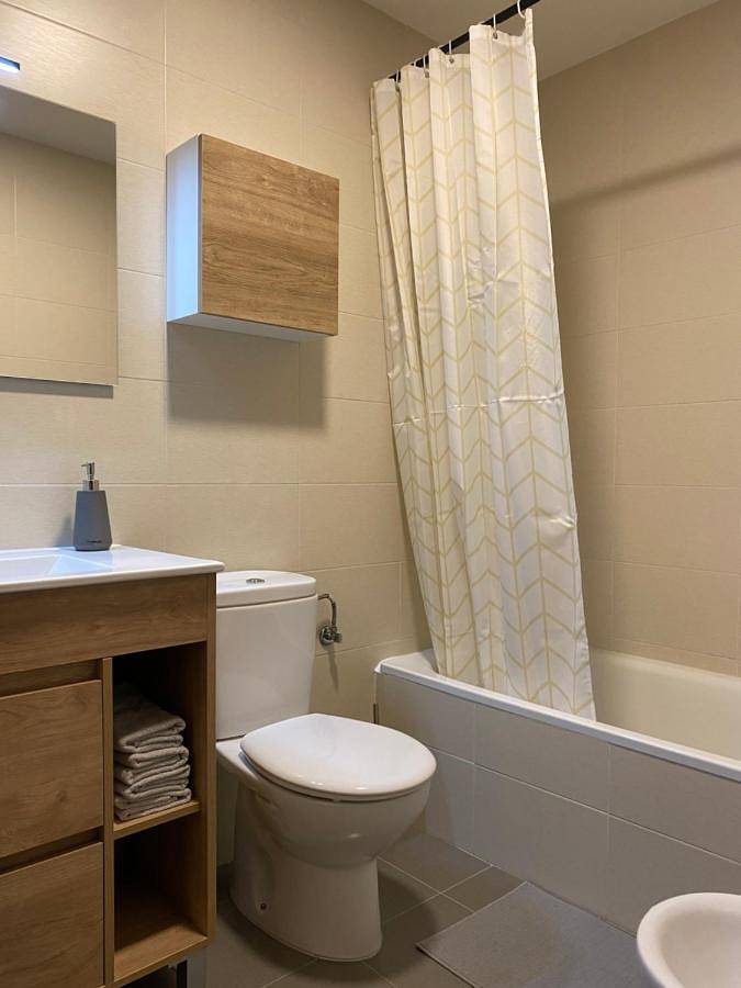 Appartement de vacances entier, Double Room with Private Bathroom in Olite, Province de Navarra