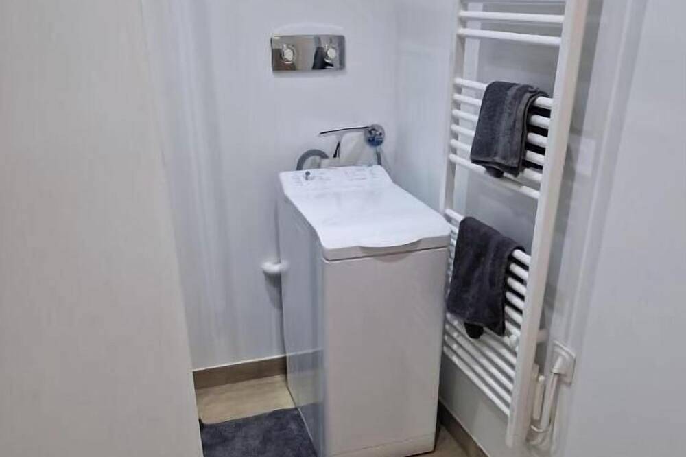 Entire apartment, Studio le Siana Nicole next to the station and within walking distance of the center in Chartres, Chartres region