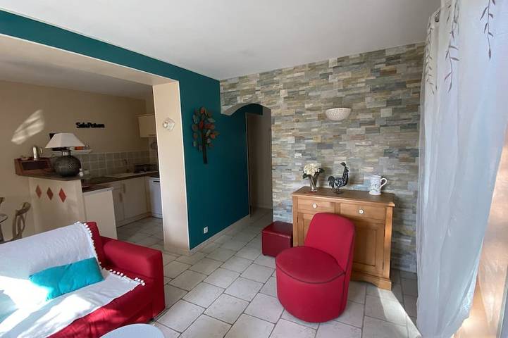 Gîte pour 4 personnes, avec Terrasse ainsi que Jardin et Piscine à Saint-Saturnin-lès-Avignon - 4