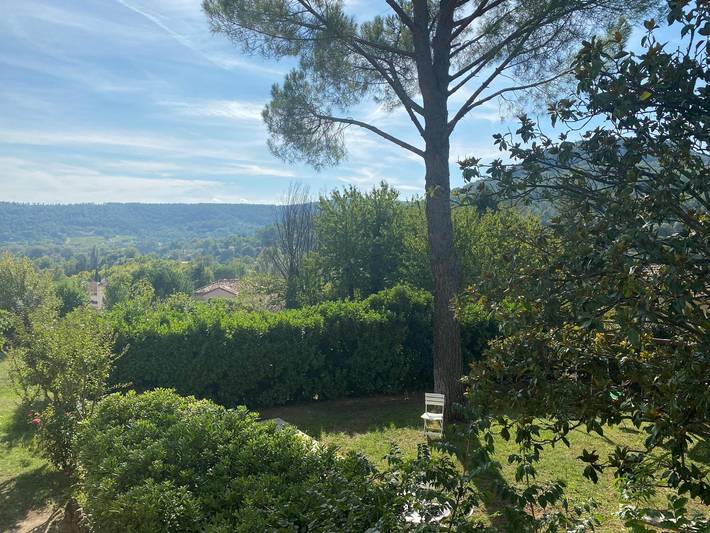 Very child-friendly villa with fenced pool and grass garden in Salernes, Draguignan region