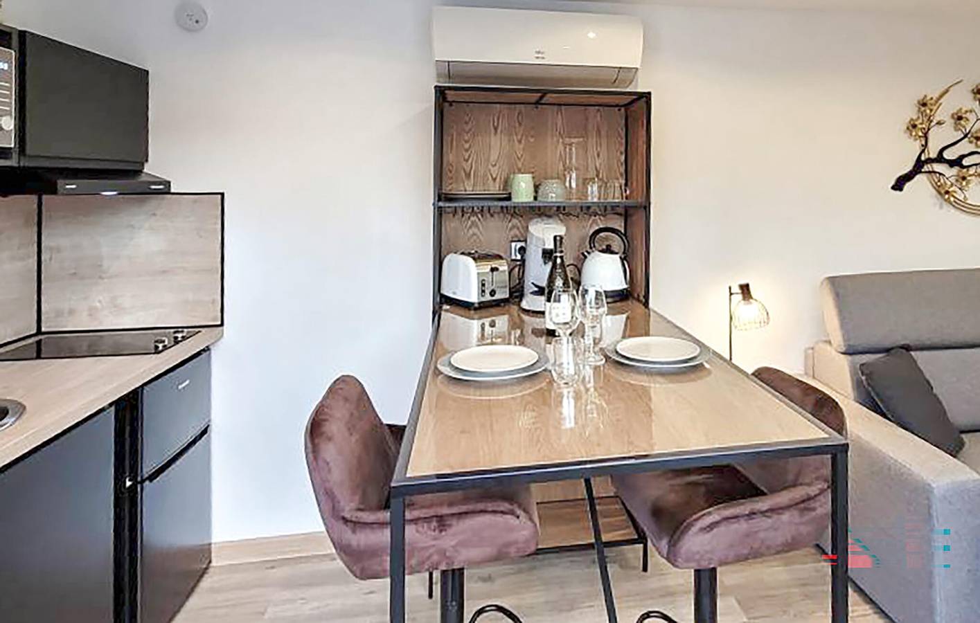 Charmant appartement avec piscine, Wi-Fi et parking près de Saint-Saturnin-lès-Avignon in Jonquerettes, Vaucluse