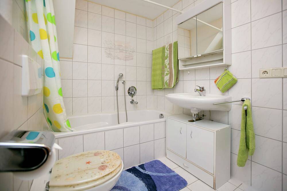 Ganze Wohnung, Sonniges Balkonapartment, Ahausen in Bermatingen, Region Bodensee-Oberschwaben