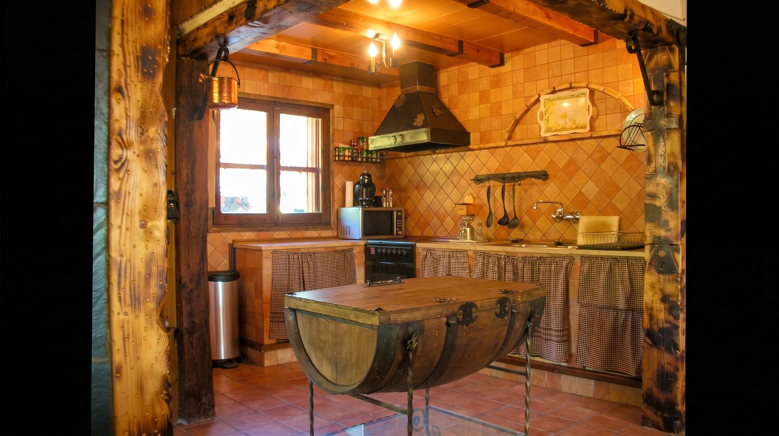 Villa espaciosa con piscina privada en La Puebla de Castro in La Puebla de Castro, Pirineo Aragonés
