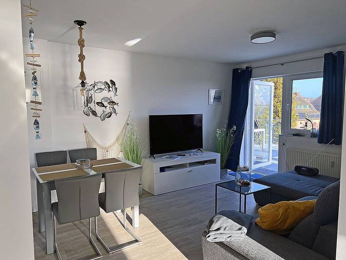 Entire apartment, Hochterrasse mit Meerblick, ca. 600m zur Ostsee (Steinstrand) ca. 60m zum Bodden in Dranske, Ruegen