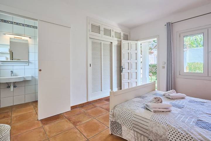 Ibizenkische Villa mit privatem Pool in der Nähe des Yachthafens in Cala d'Or, Santanyí