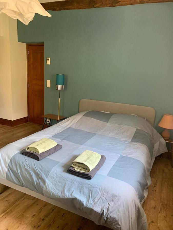 Location de vacances pour 8 personnes, avec piscine ainsi que vue et jardin à Saint-Sozy - 3