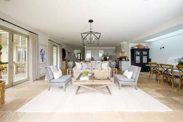 Holiday Rental for 8 People in Bosham, West Sussex, Photo 1
