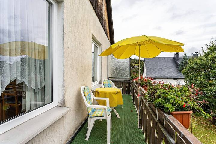 Ferienwohnung für 5 Personen, mit Sauna und Balkon in Usseln